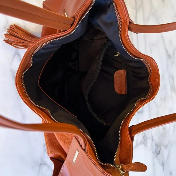 Kattee Cognac Brown Pebbled Leather Hobo Shoulder Bag Fringe Tassel Gold Accent - Picture 11 of 15